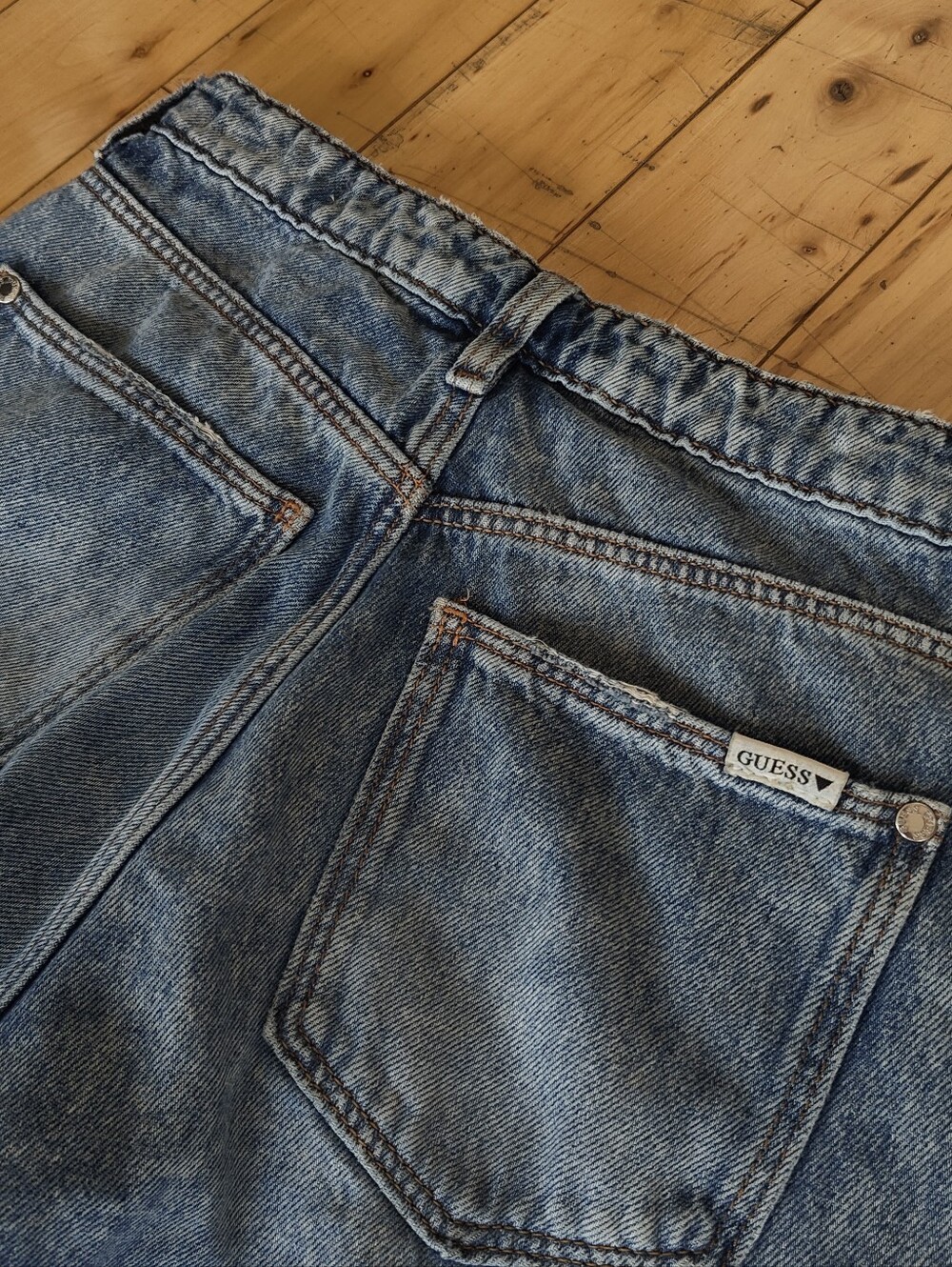 Guess Jeans - Picture 8 of 10